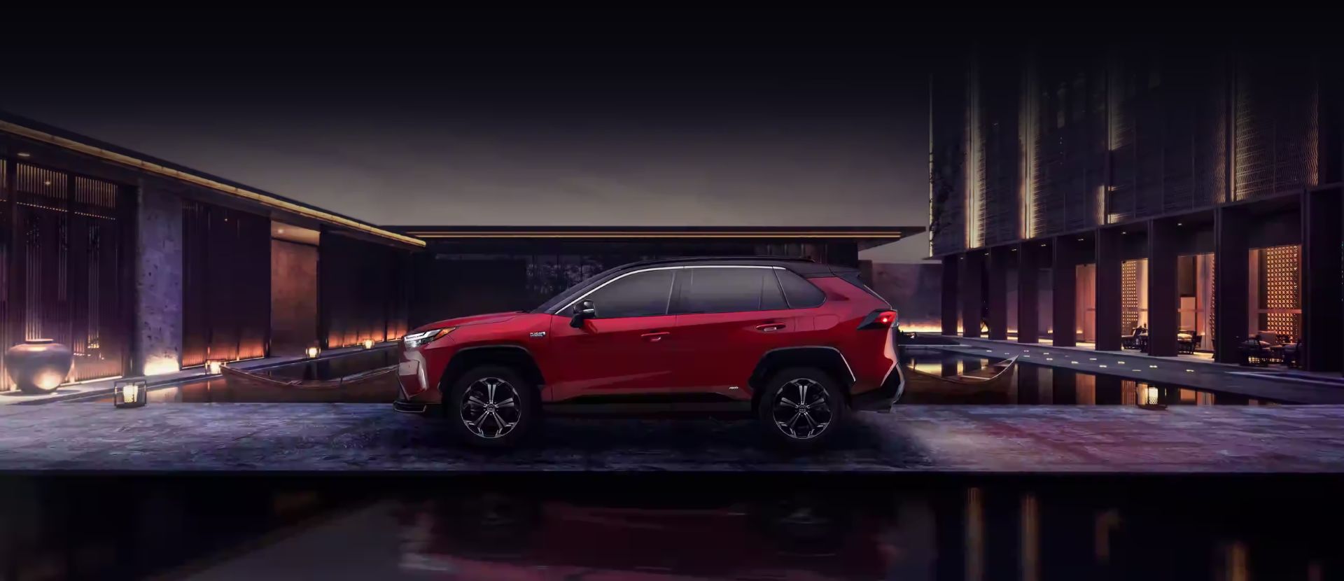  RAV4 Plug-in Hybrid XSE shown in Supersonic Red with Midnight Black Metallic rood